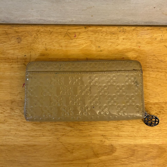 Coach Debossed Signature Cream Leather Wallet - Picture 1 of 9
